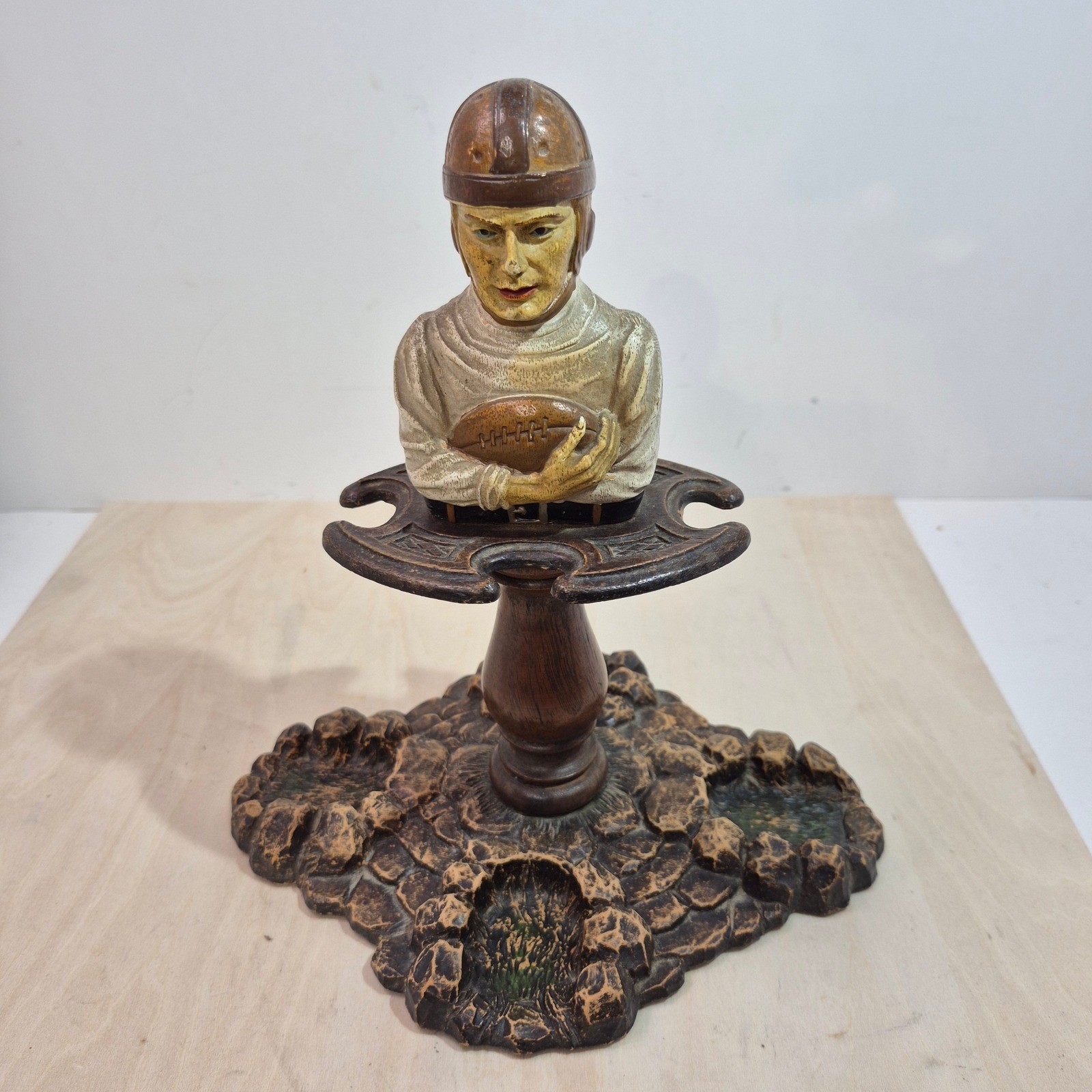 Vintage Football Player Pipe Stand Ashtray Sports Decor Vintage Football Player Pipe Stand Ashtray Sports Decor