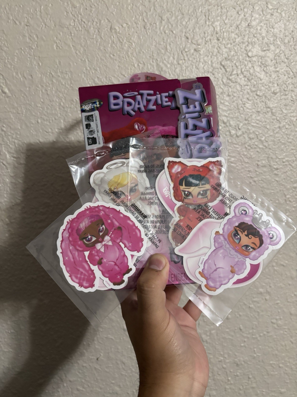 Bratz Bratziez Sweetheartz COMPLETE SET Plush Keychain (New Open Box) Bratz Bratziez Sweetheartz COMPLETE SET Plush Keychain (New Open Box)
