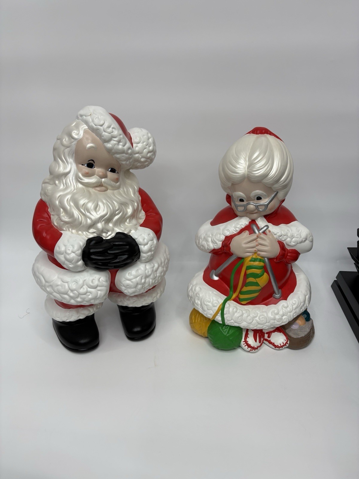Vtg Atlantic Mold Large Santa & Mrs Claus Winking Knitting Ceramic Christmas 14”