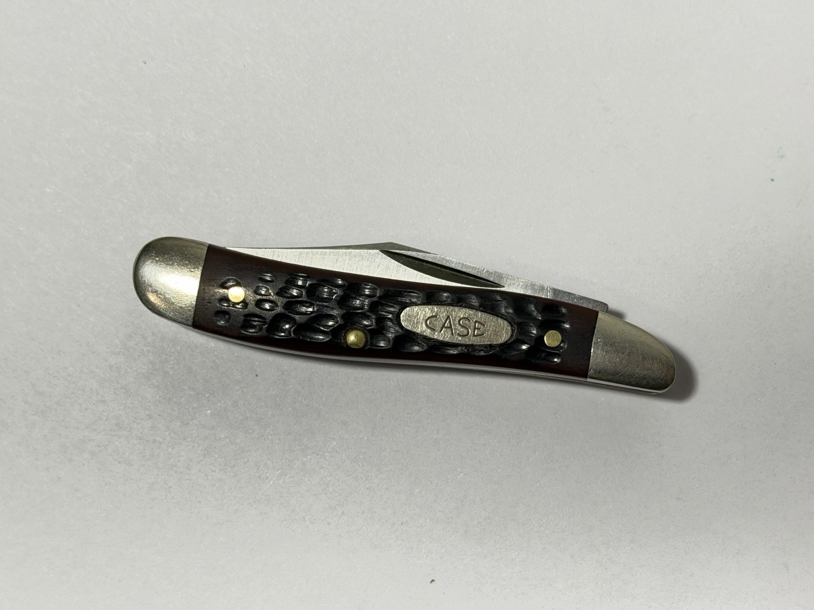 Vintage 1985 CASE XX 6220 SS Jigged Brown Peanut Pen 2 Blade Knife - BENT BLADE Vintage 1985 CASE XX 6220 SS Jigged Brown Peanut Pen 2 Blade Knife - BENT BLADE
