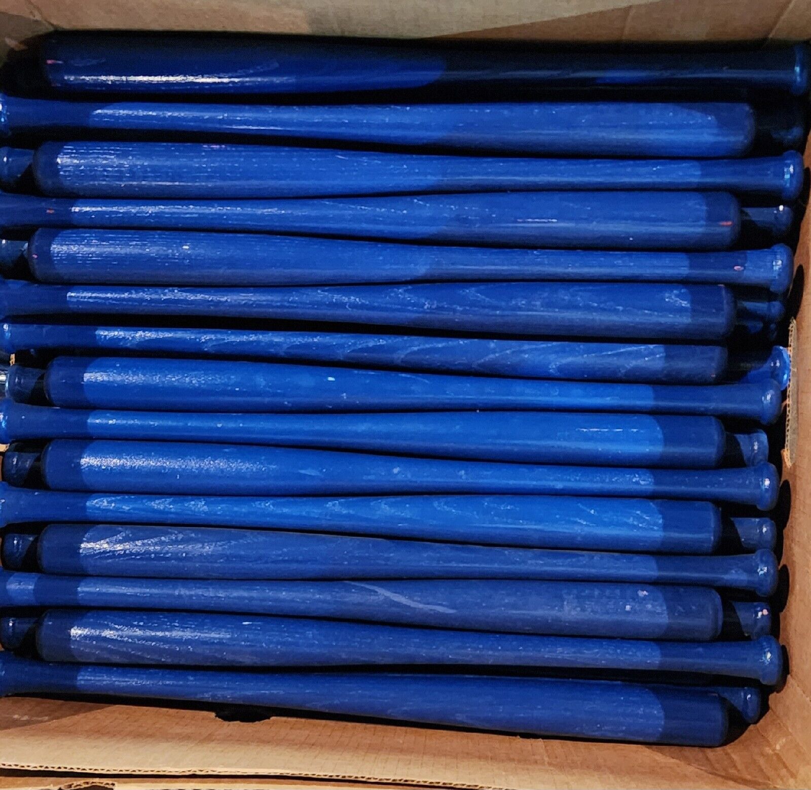 Lot of 25 Mini Souvenir Baseball Bats 18\