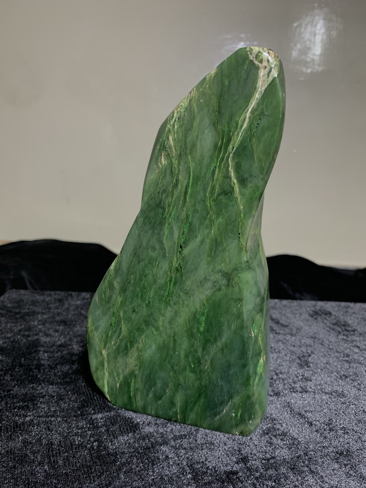 Top Quality Green Nephrite Jade Freeform Flame Specimen 1.77 kg / 3.9 lbs 8
