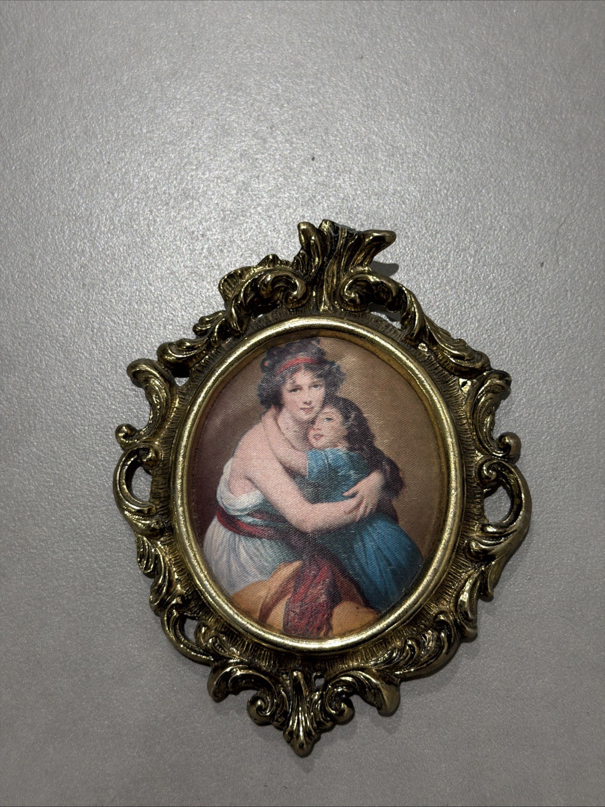 Vintage Italy Ornate Brass Oval Wall Frame Mother & Child Padded Silk Portrait Vintage Italy Ornate Brass Oval Wall Frame Mother & Child Padded Silk Portrait