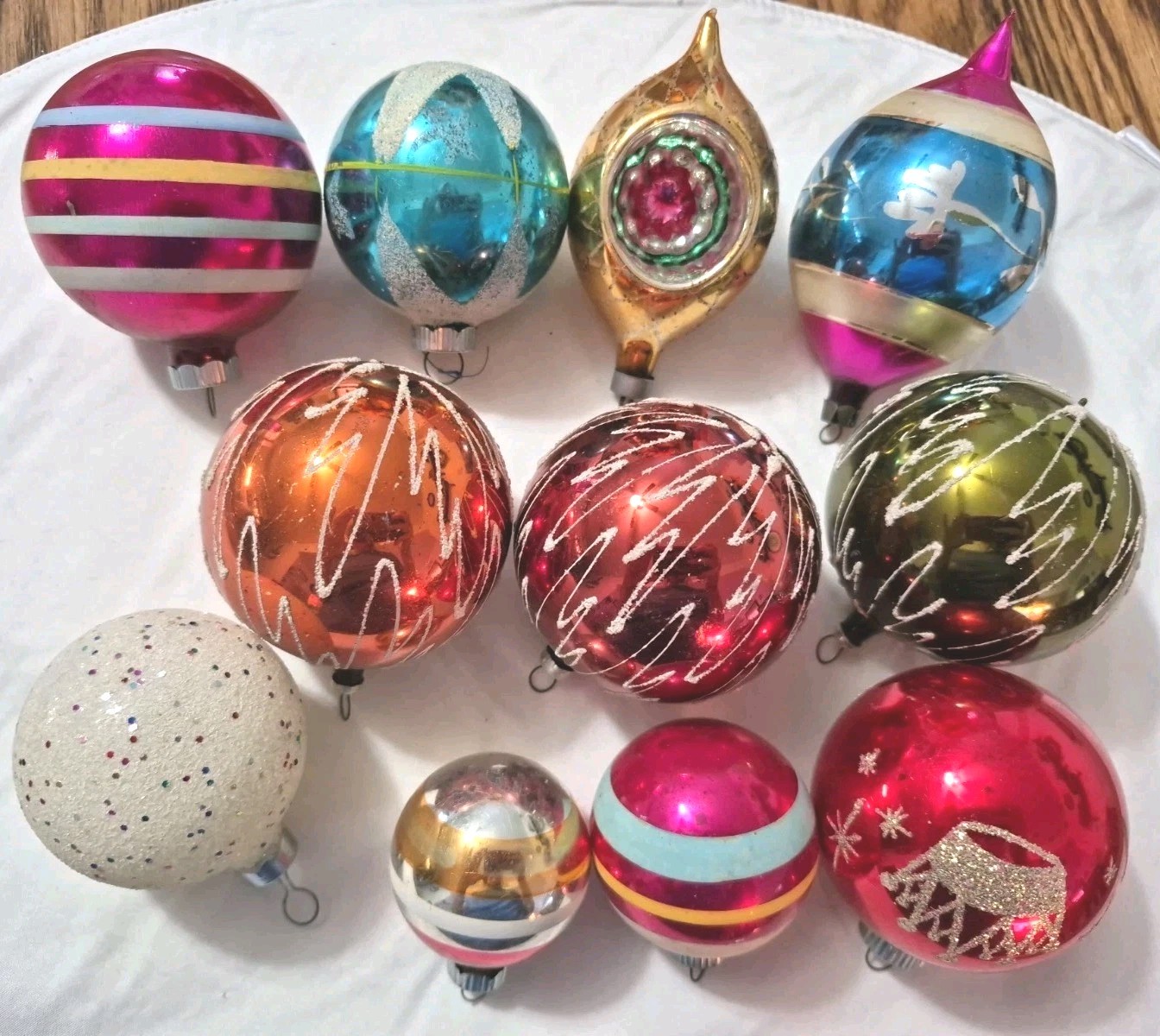 LOT 11 VINTAGE CHRISTMAS ORNAMENTS GLITTER FLOCKED STRIPES STENCILS INDENTS LOT 11 VINTAGE CHRISTMAS ORNAMENTS GLITTER FLOCKED STRIPES STENCILS INDENTS