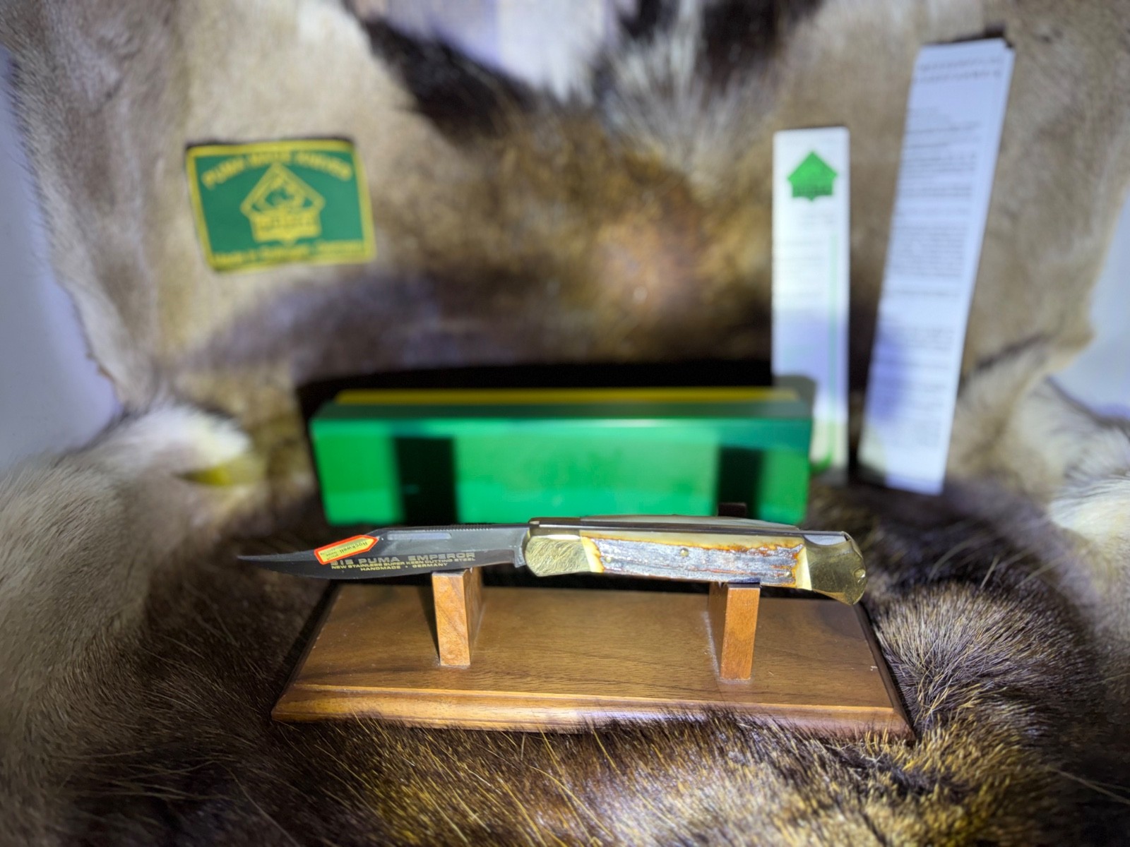 1978 Puma 915 Emperor Aristocrat Knife Stag Handles Green / Yellow Box Mint ++++