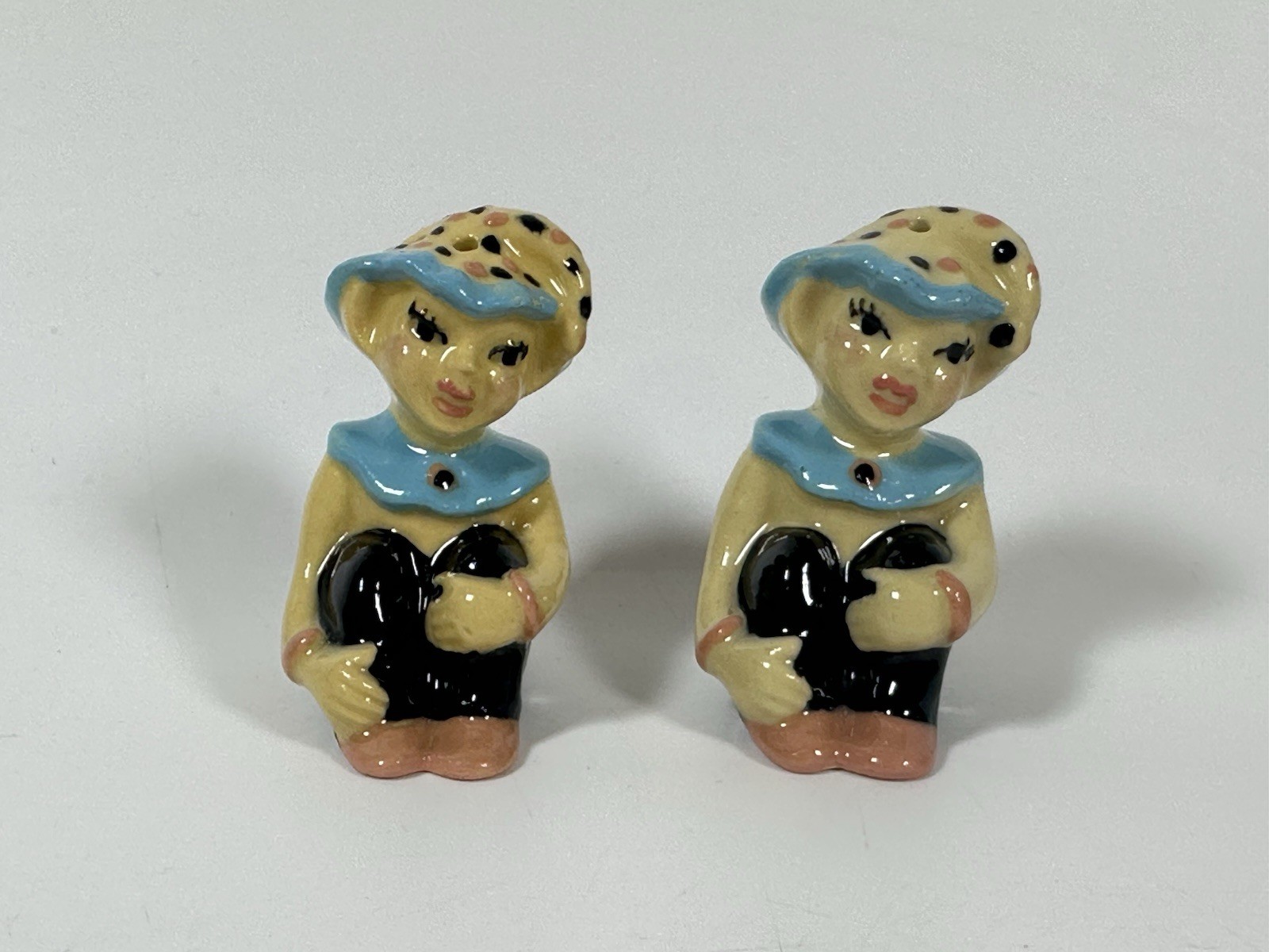 Vintage Ceramic Arts Studio Salt And Pepper Shakers Elf’s Mid Century Kitschy Vintage Ceramic Arts Studio Salt And Pepper Shakers Elf’s Mid Century Kitschy