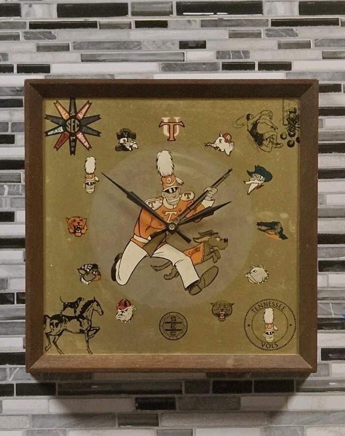 Rare Vintage 1970 University of Tenneessee RockyTop wall clock Vols Rare Vintage 1970 University of Tenneessee RockyTop wall clock Vols