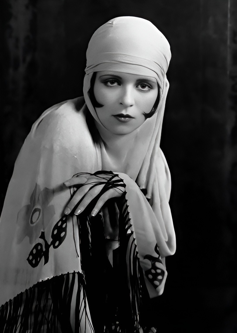 FLAPPER Icon CLARA BOW - Early Film Actor - 5 x 7 inch Photo FLAPPER Icon CLARA BOW - Early Film Actor - 5 x 7 inch Photo