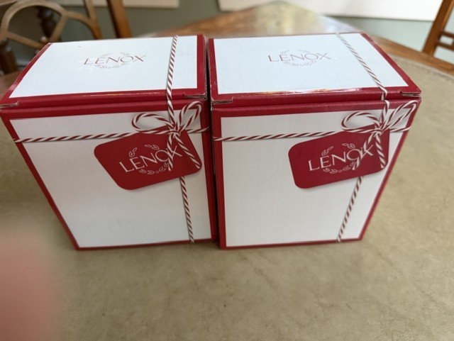 2 Lenox Holiday Gingerbread Magic Heat Changing Porcelain Mugs 14 ounces NIB 2 Lenox Holiday Gingerbread Magic Heat Changing Porcelain Mugs 14 ounces NIB