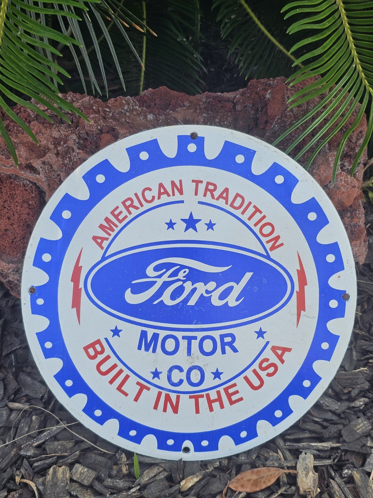 VINTAGE FORD MOTOR CO. BUILT IN THE U.S.A. PORCELAIN DEALERSHIP SIGN 12 VINTAGE FORD MOTOR CO. BUILT IN THE U.S.A. PORCELAIN DEALERSHIP SIGN 12