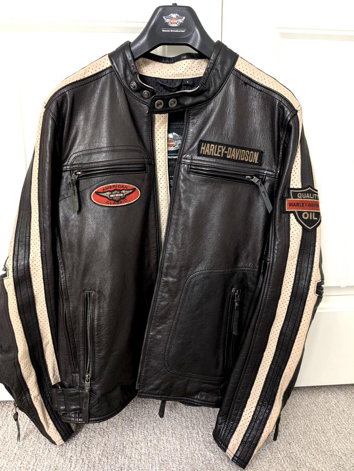 Harley-Davidson Men’s Brown & Black Leather Motorcycle Riding Jacket w/ Patches Harley-Davidson Men’s Brown & Black Leather Motorcycle Riding Jacket w/ Patches