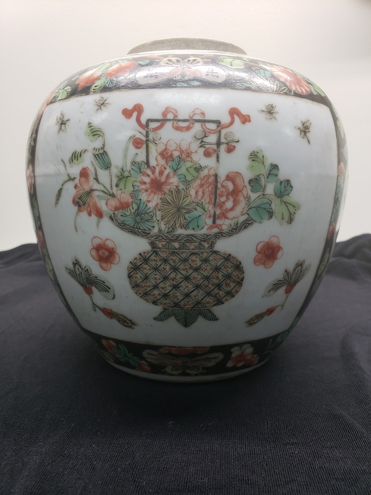 Antique Chinese Kangxi Period Famille Verte Porcelain Ginger Jar Hare Mark 6.5 Antique Chinese Kangxi Period Famille Verte Porcelain Ginger Jar Hare Mark 6.5