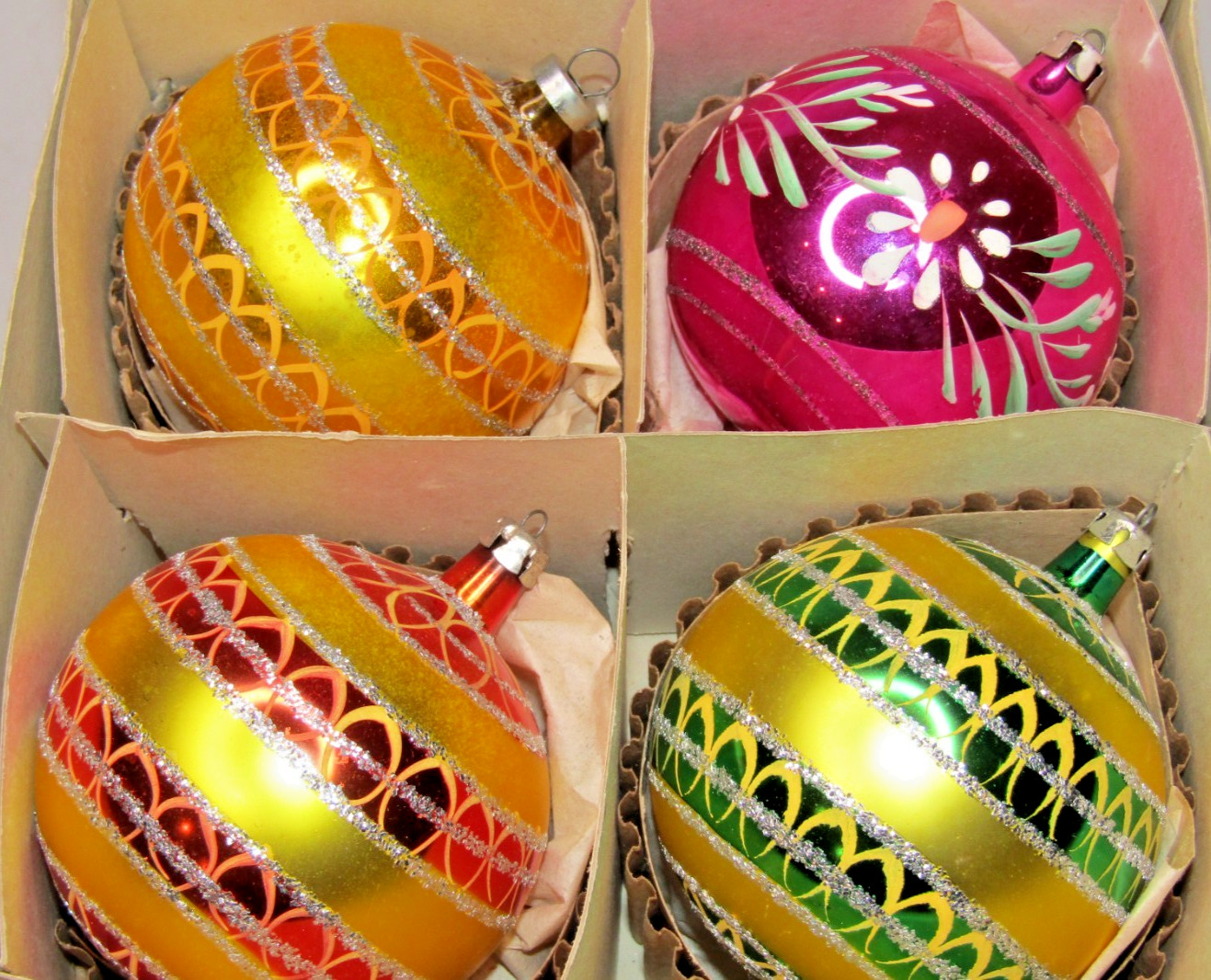 Lot VTG Glass Glitter BAND FLOWER Pictured Large BALL Christmas Ornaments Poland