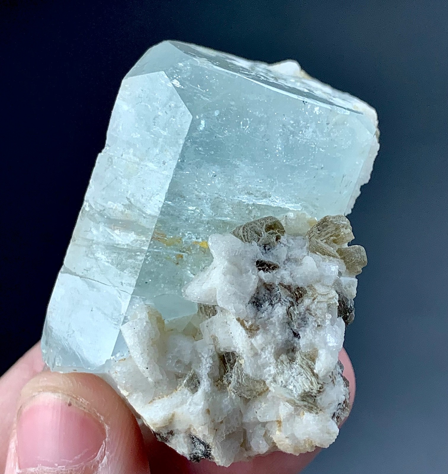 338 Carat Raw Natural Aquamarine Crystal specimen from Skardu, Pakistan