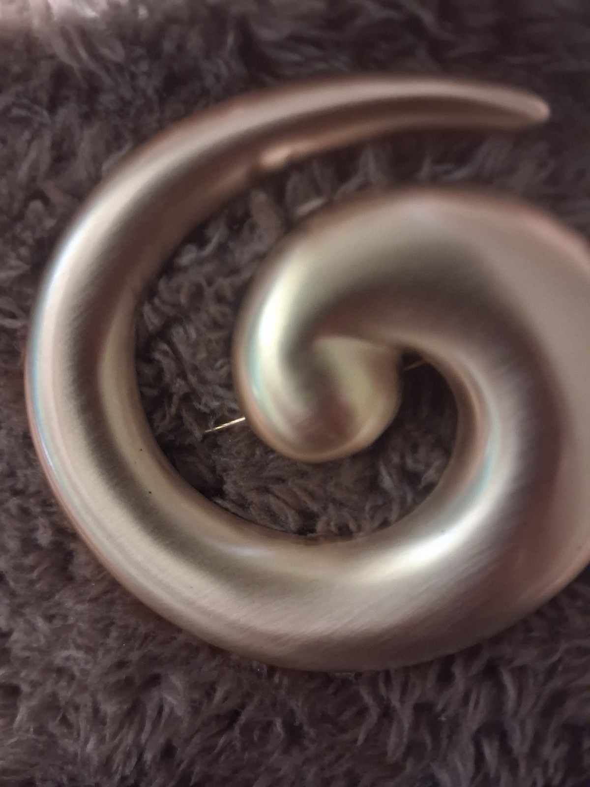 MONET Vintage Gold Brooch Modernist Swirl 6cm Collectible Jewelry Excellent Con MONET Vintage Gold Brooch Modernist Swirl 6cm Collectible Jewelry Excellent Con