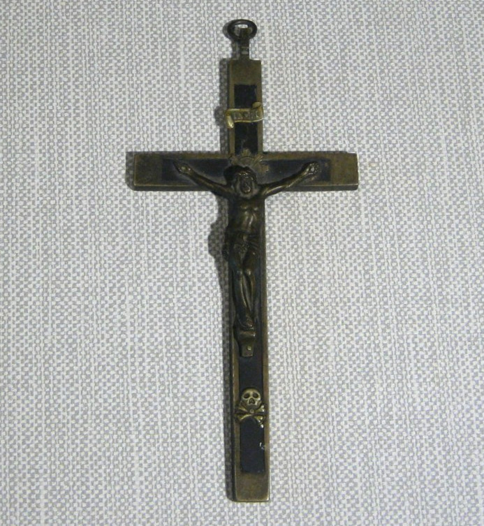 ANTIQUE PECTORAL METAL CROSS SILVER EBONY INLAY CRUCIFIX SKULL & CROSSBONES 7” ANTIQUE PECTORAL METAL CROSS SILVER EBONY INLAY CRUCIFIX SKULL & CROSSBONES 7”
