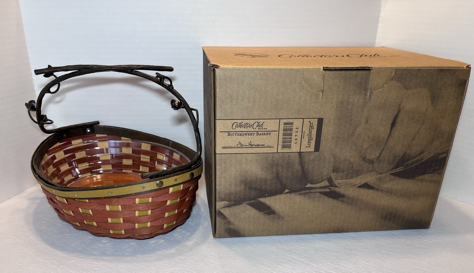 Longaberger 2013 Collector’s Club Bittersweet Basket, Original Box & Protector Longaberger 2013 Collector’s Club Bittersweet Basket, Original Box & Protector