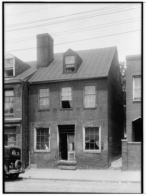 Photo:Richmond VA 1900s 2416 East Main Street Brick House Facade