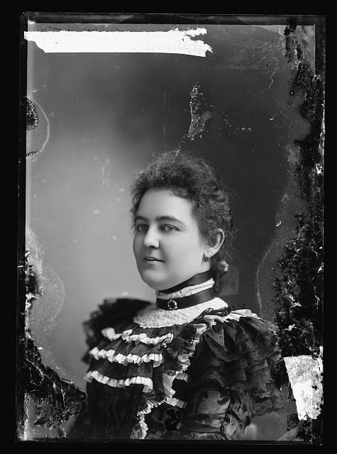 Photo:Mrs M.H. Kulp Portrait Woman Victorian Era