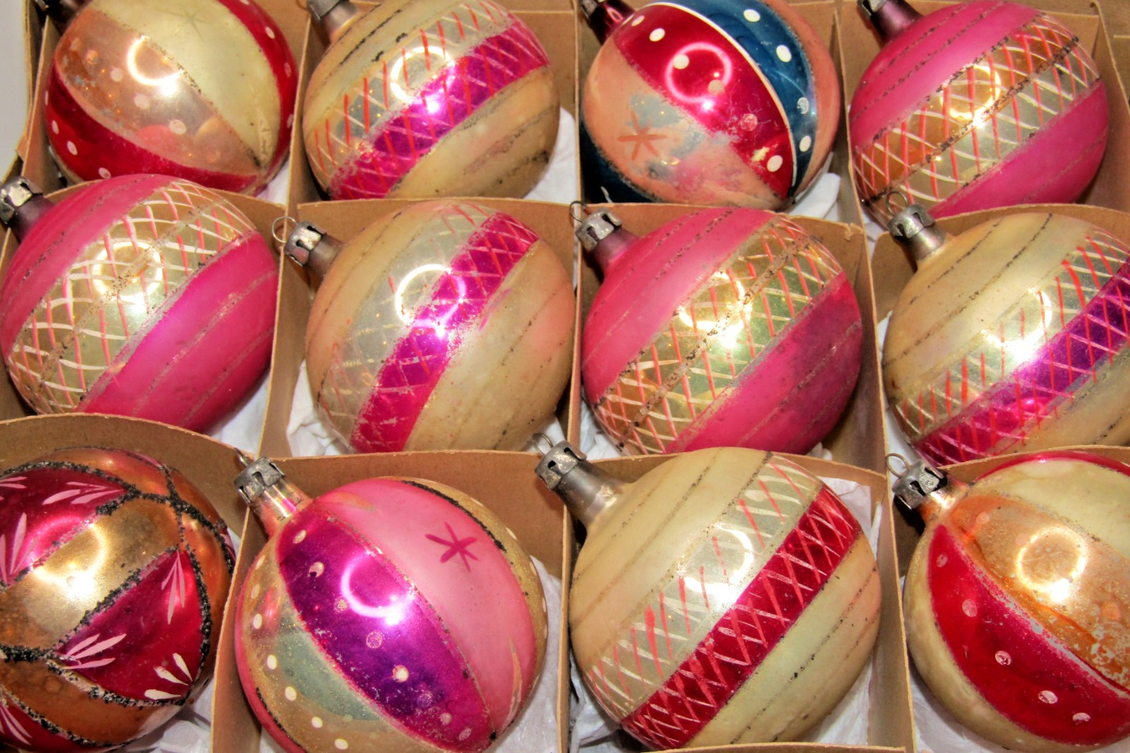 Lot VTG Glass Stencil STAR Pictured Geometrical BALL Christmas Ornaments Poland