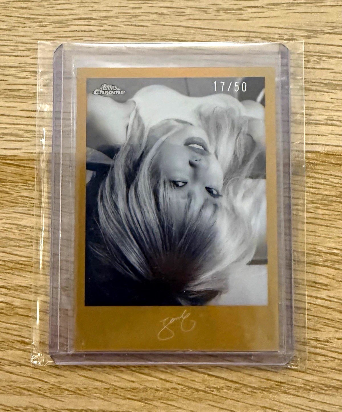 2026 Topps Chrome Monochrome Momentos Jennie #MM5 17/50 TRUE GOLD
