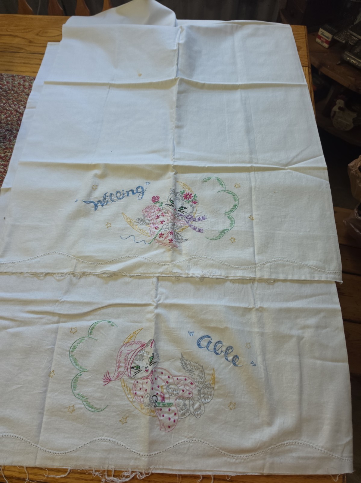 Vintage Hand Embroidered Set Pillowcases Cat Willing And Able Vintage Hand Embroidered Set Pillowcases Cat Willing And Able