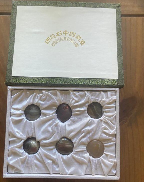 Vintage Chinese Yuhua Stone Polished Stones Geology Rocks Pebbles. Original Case