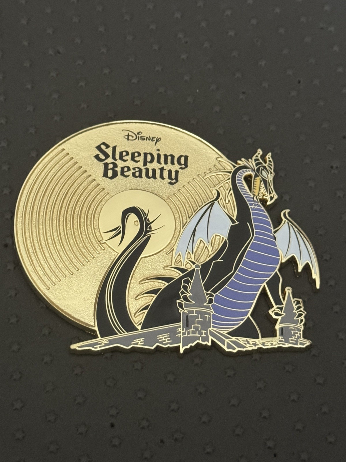 Disney Pink a la Mode Villain Maleficent Dragon Vinyl Sleeping LE 150 Pin CHASER Disney Pink a la Mode Villain Maleficent Dragon Vinyl Sleeping LE 150 Pin CHASER