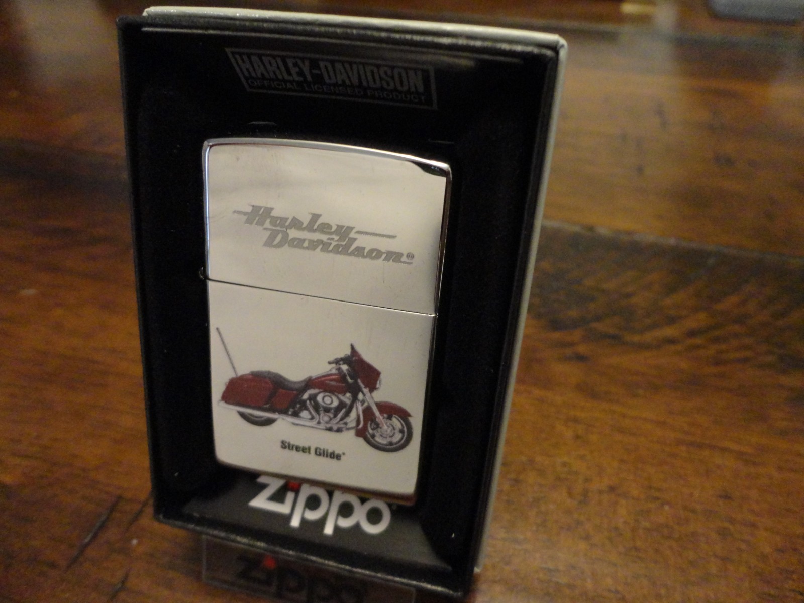 HARLEY DAVIDSON STREET GLIDE ZIPPO LIGHTER MINT IN BOX HARLEY DAVIDSON STREET GLIDE ZIPPO LIGHTER MINT IN BOX
