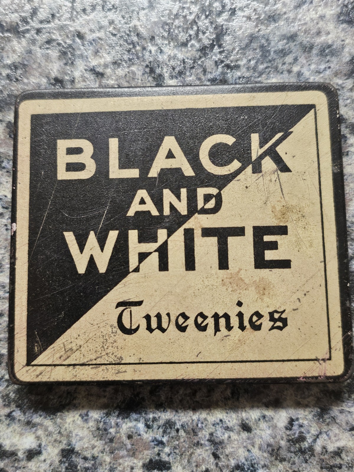 National Cigar Stands BLACK AND WHITE Tweenies Cigar Tin RARE Vintage Antique National Cigar Stands BLACK AND WHITE Tweenies Cigar Tin RARE Vintage Antique
