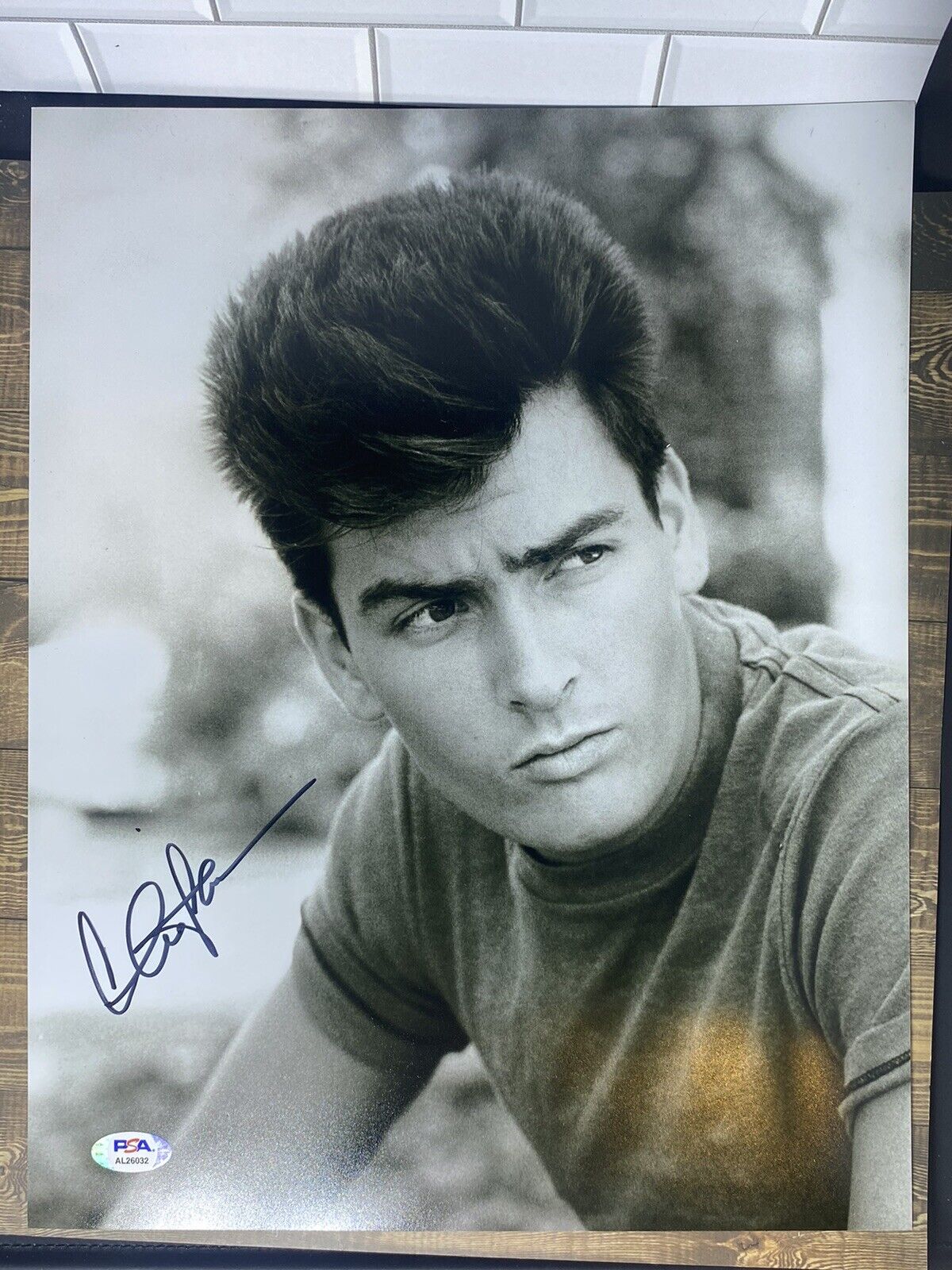 Charlie Sheen 11x14 Signed Black & White Photo AUTOGRAPH PSA COA