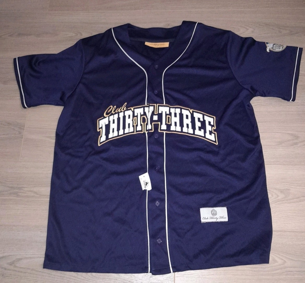 DISNEYLAND CLUB 33 HAUNTED MANSION ALFRED THE VULTURE BASEBALL JERSEY NEW W TAG DISNEYLAND CLUB 33 HAUNTED MANSION ALFRED THE VULTURE BASEBALL JERSEY NEW W TAG