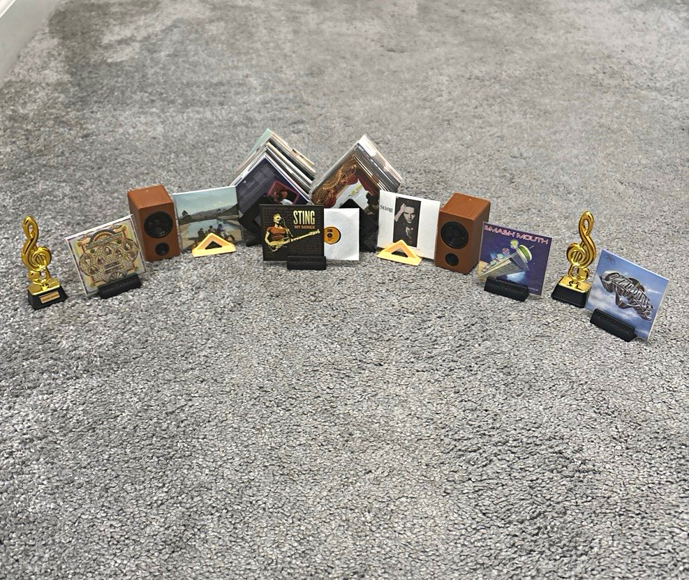 CD lot zuru mini brand MESSAGE ME BEFORE BUYING CD lot zuru mini brand MESSAGE ME BEFORE BUYING