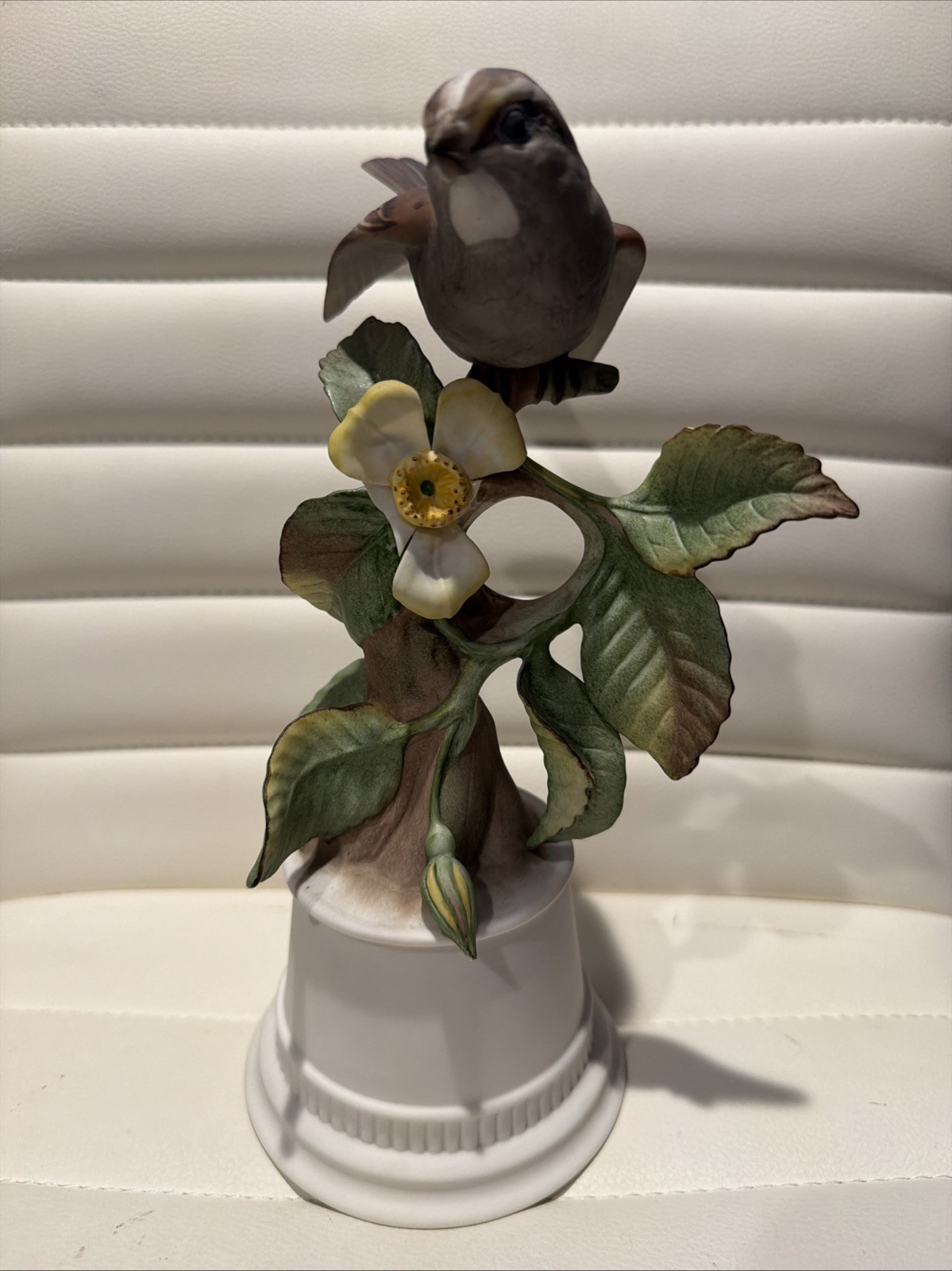Boehm White-Throated Sparrow 430 J | Porcelain Blue Bird Floral Figurine USA Boehm White-Throated Sparrow 430 J | Porcelain Blue Bird Floral Figurine USA