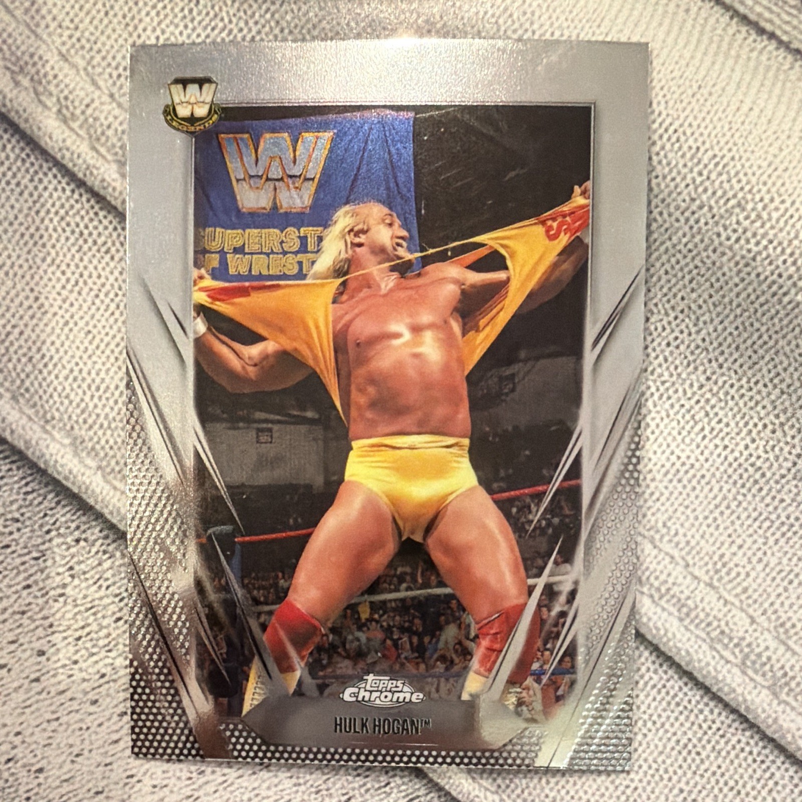 Topps 2006 Topps Chrome WWE Hulk Hogan #25 Base Set Non-Sport Trading Card Topps 2006 Topps Chrome WWE Hulk Hogan #25 Base Set Non-Sport Trading Card