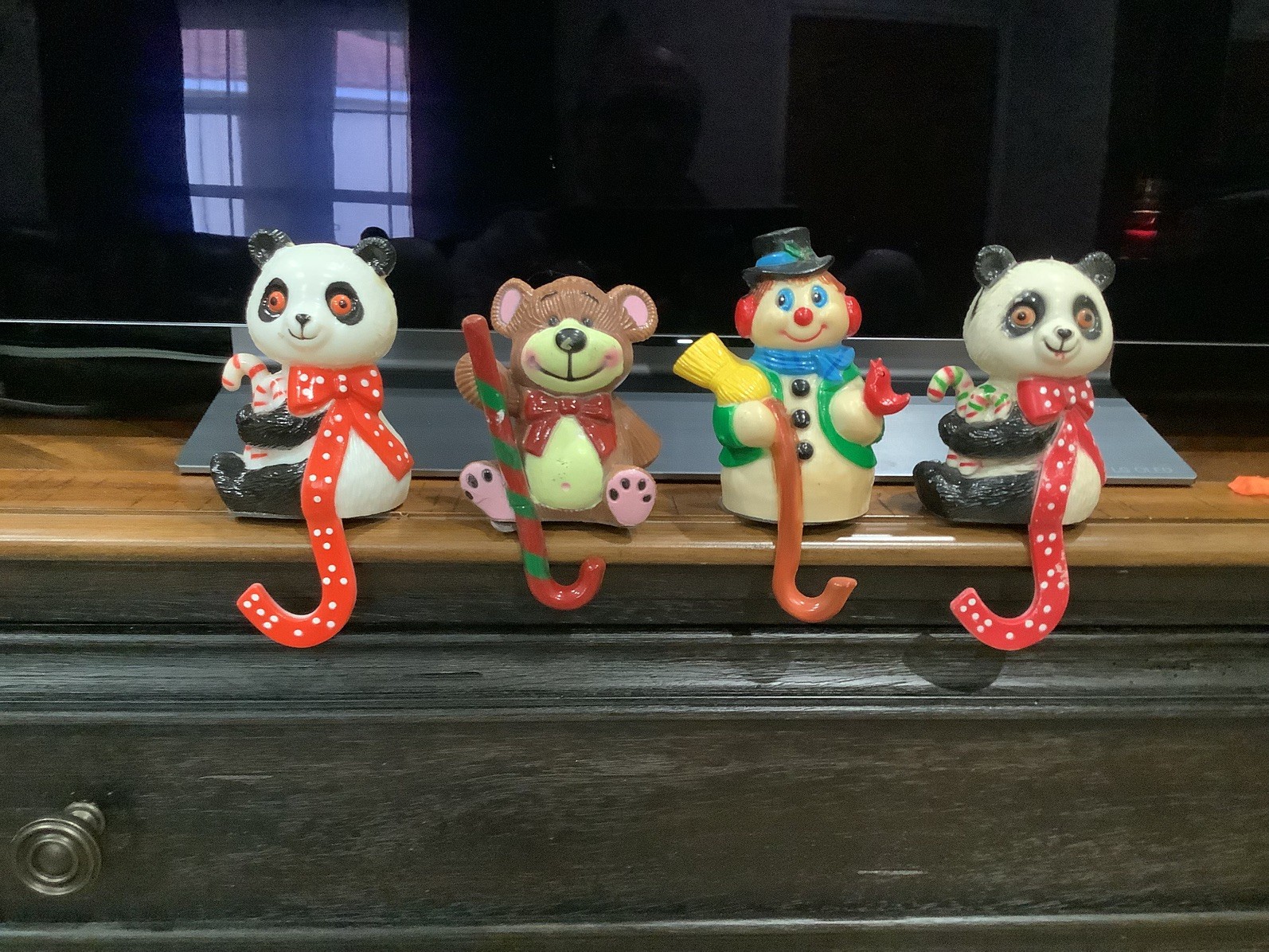 4~ Vintage Plastic CHRISTMAS STOCKING HANGERS HOLDERS 4~ Vintage Plastic CHRISTMAS STOCKING HANGERS HOLDERS