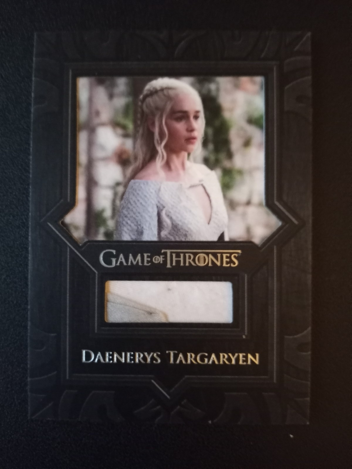 2017 Rittenhouse Game Of Thrones #VR3 Daenerys Targaryen 2 COLOR SSP Cape Relic 2017 Rittenhouse Game Of Thrones #VR3 Daenerys Targaryen 2 COLOR SSP Cape Relic