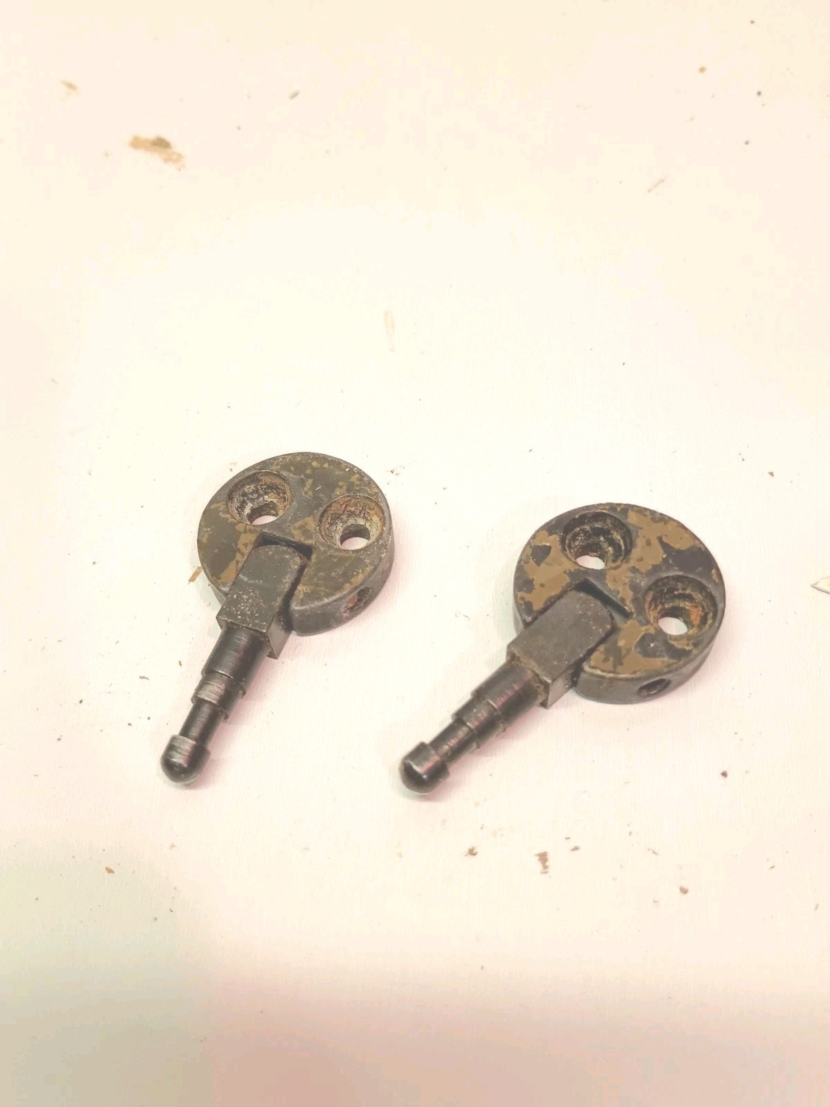 VINTAGE SINGER SEWING MACHINE CABINET HEAD PIN HINGE SET, 2 HOLES VINTAGE SINGER SEWING MACHINE CABINET HEAD PIN HINGE SET, 2 HOLES