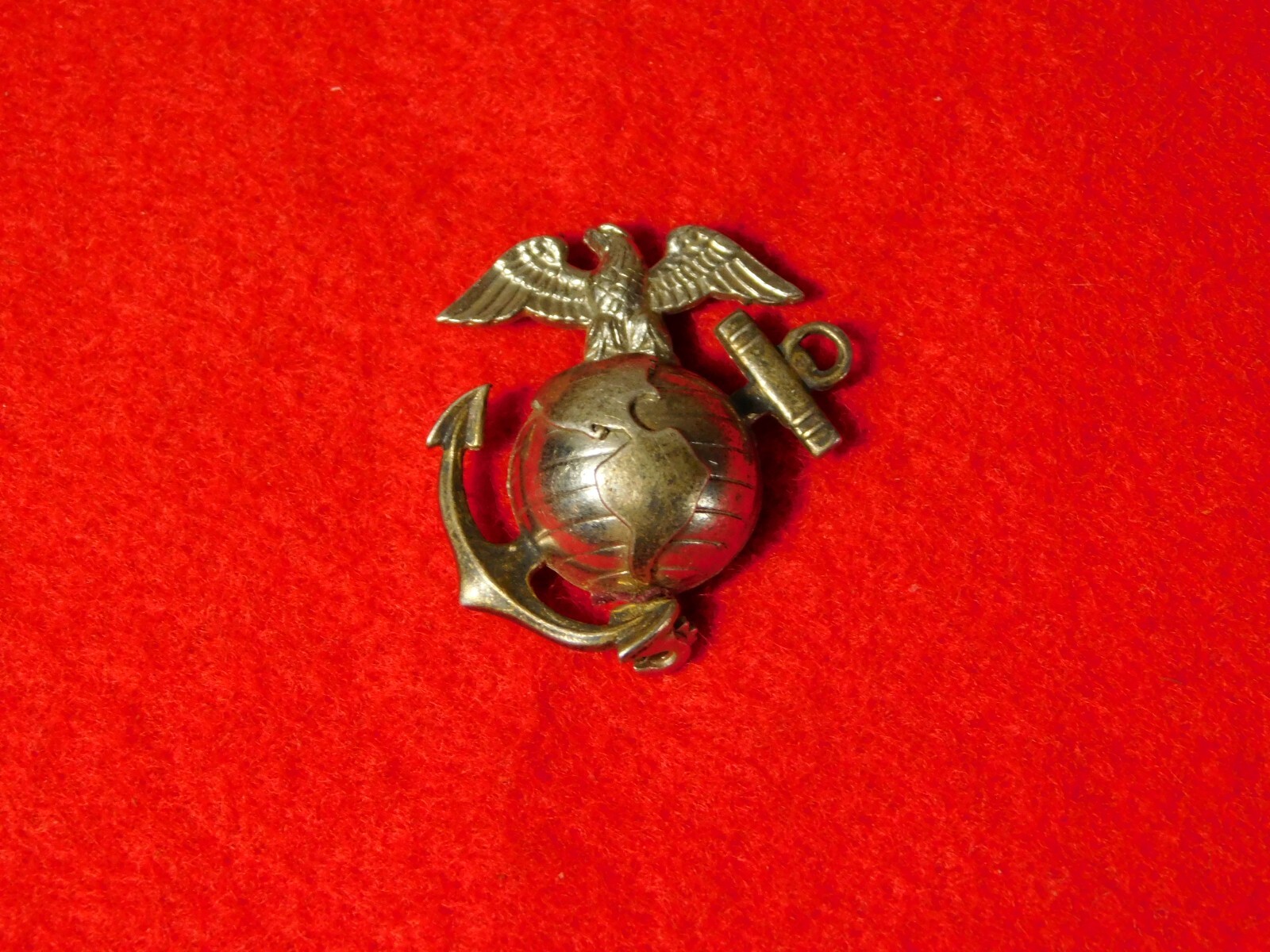 VINTAGE WWII USMC MARINES STERLING SILVER GLOBE ANCHOR PIN VINTAGE WWII USMC MARINES STERLING SILVER GLOBE ANCHOR PIN