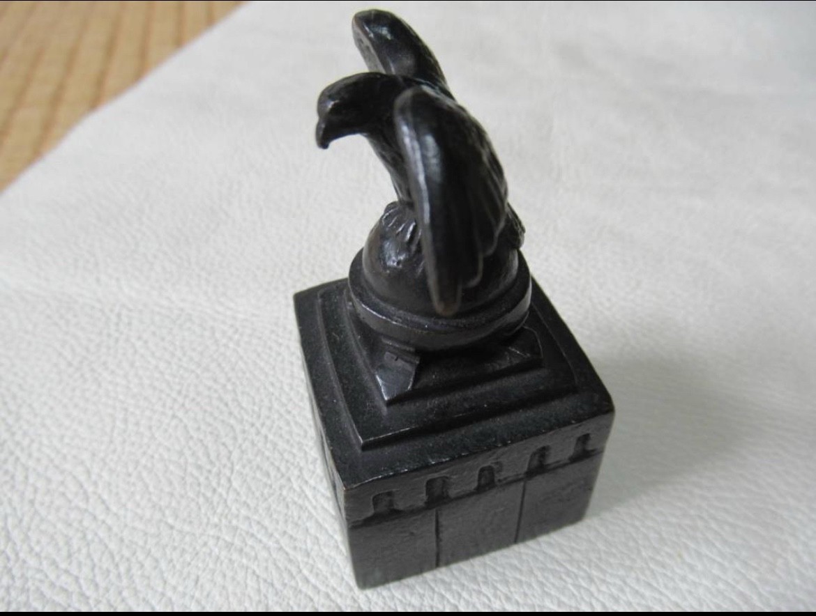 1930s Imperial Japanese War Memorial (Chukonhi) Eagle Paperweight Commemorative 1930s Imperial Japanese War Memorial (Chukonhi) Eagle Paperweight Commemorative