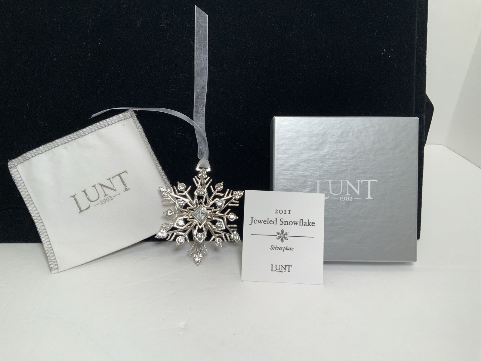 NIB Lunt Jeweled Snowflake Ornament 1st Ed -2011 Yr -Swarovski Elements NIB Lunt Jeweled Snowflake Ornament 1st Ed -2011 Yr -Swarovski Elements