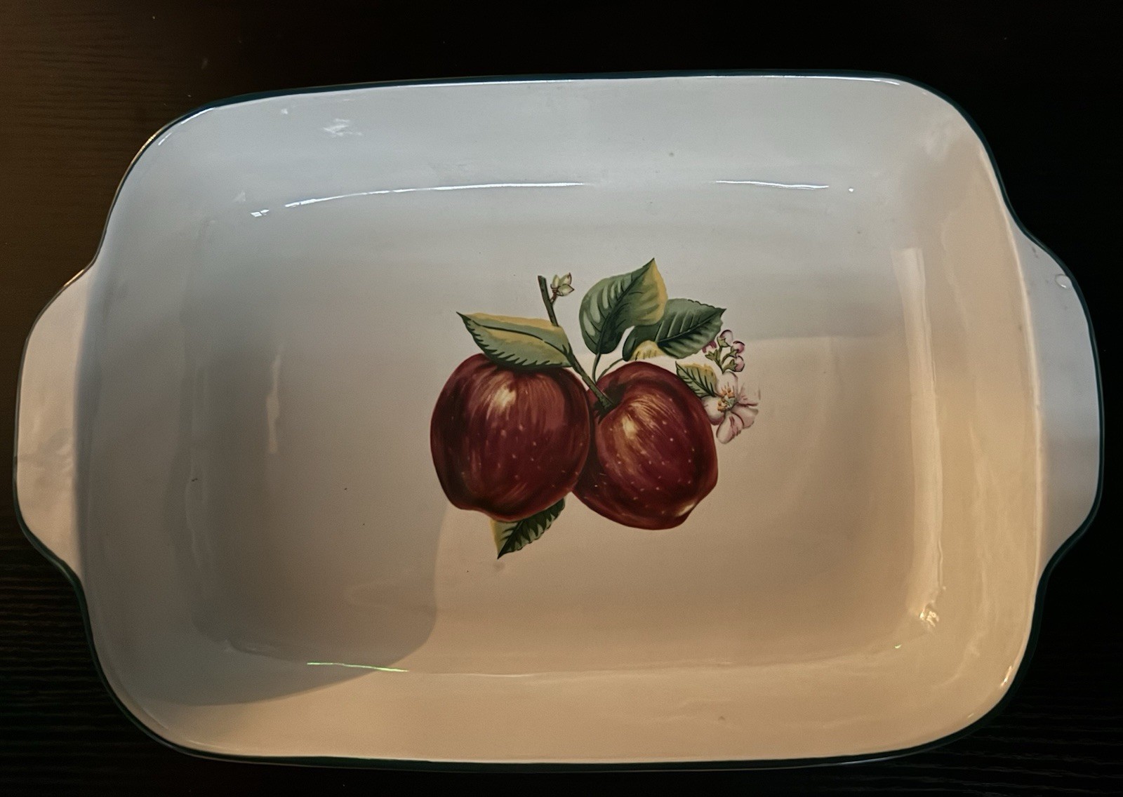 Apple Featured Casserole Pan. 14 Inches Full Length. 12 Inches Interior