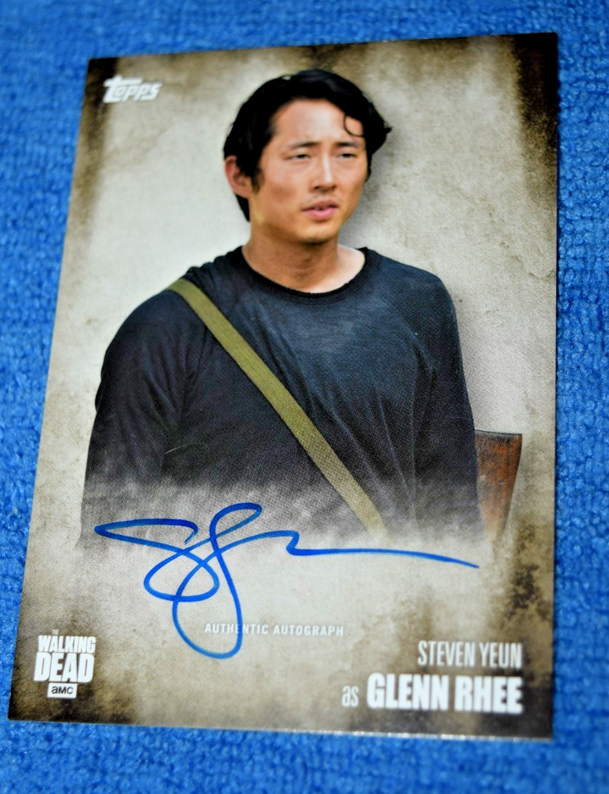 2016 Topps Walking Dead Season 5 Autograph Auto Steven Yeun as Glenn Rhee oncard