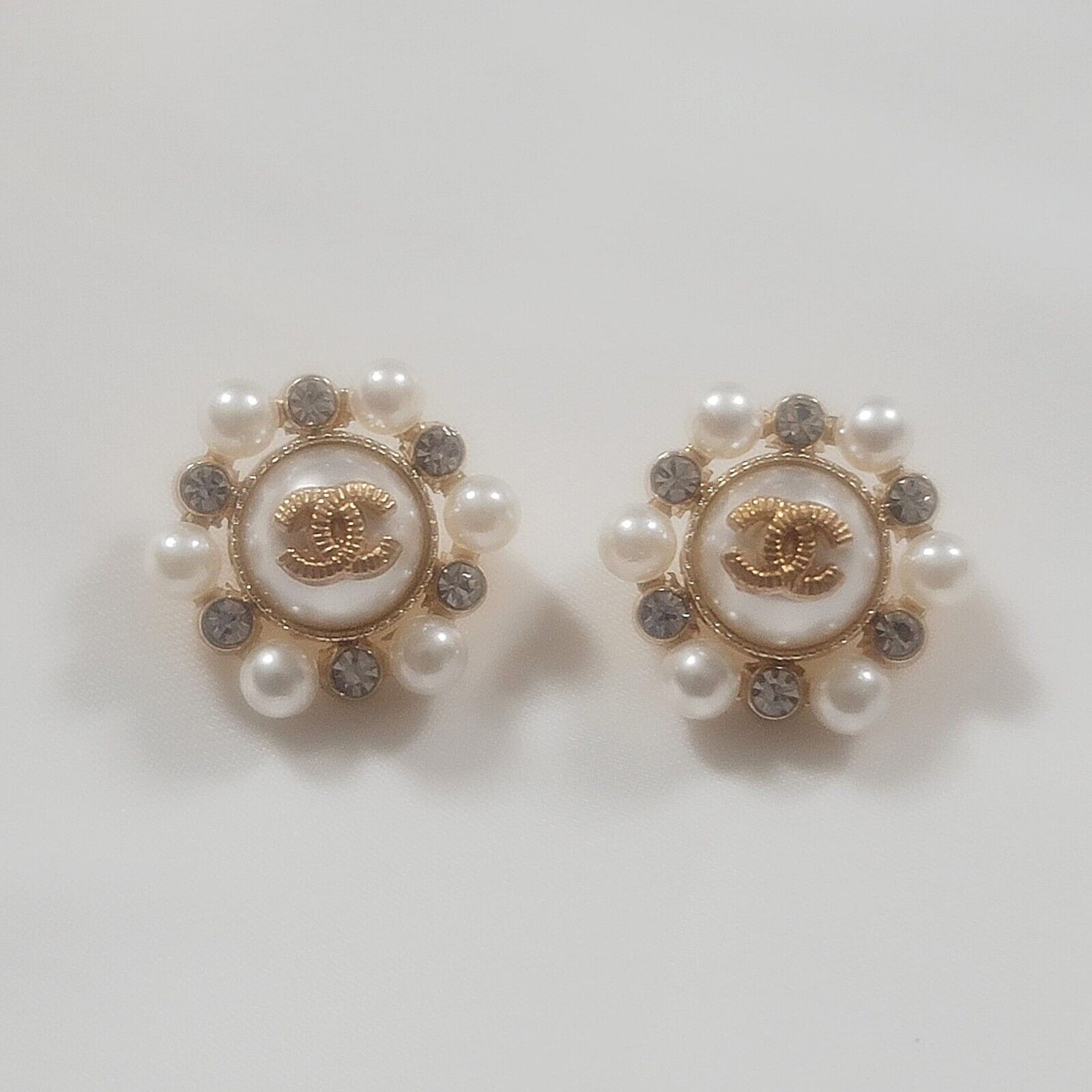 2pc Set 17mm Chanel Buttons