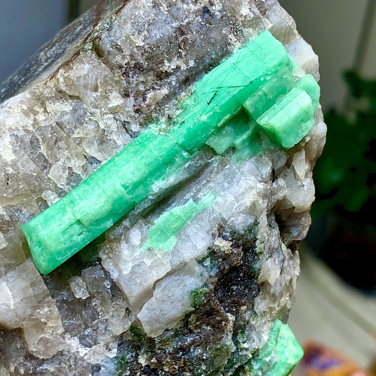 1.88LB Natural Rare Emerald Gem CrystalMineral Specimen/China 1.88LB Natural Rare Emerald Gem CrystalMineral Specimen/China
