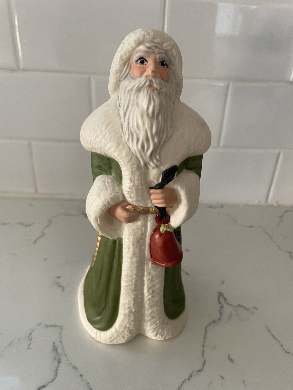 OLD WORLD SANTA FATHER CHRISTMAS CERAMIC FIGURINE 8”. DEC. 1989 OLD WORLD SANTA FATHER CHRISTMAS CERAMIC FIGURINE 8”. DEC. 1989