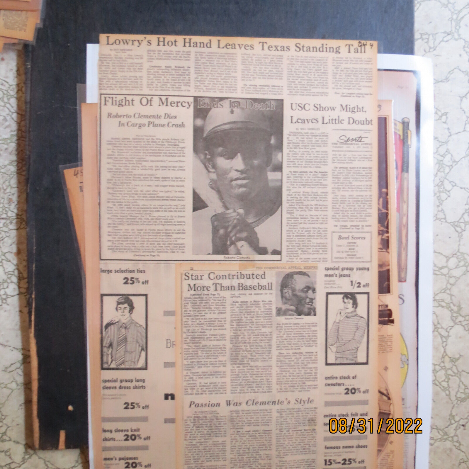 Baseball History Newspaper FH#4 ROBERTO CLEMENTE DIES IN AIRPLANE CRASH