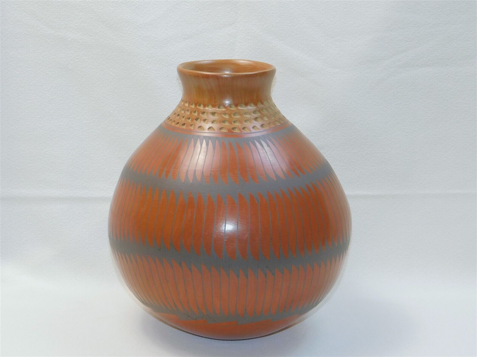 Gorgeous Luis Ortiz Signed Pottery Vase 10.75\
