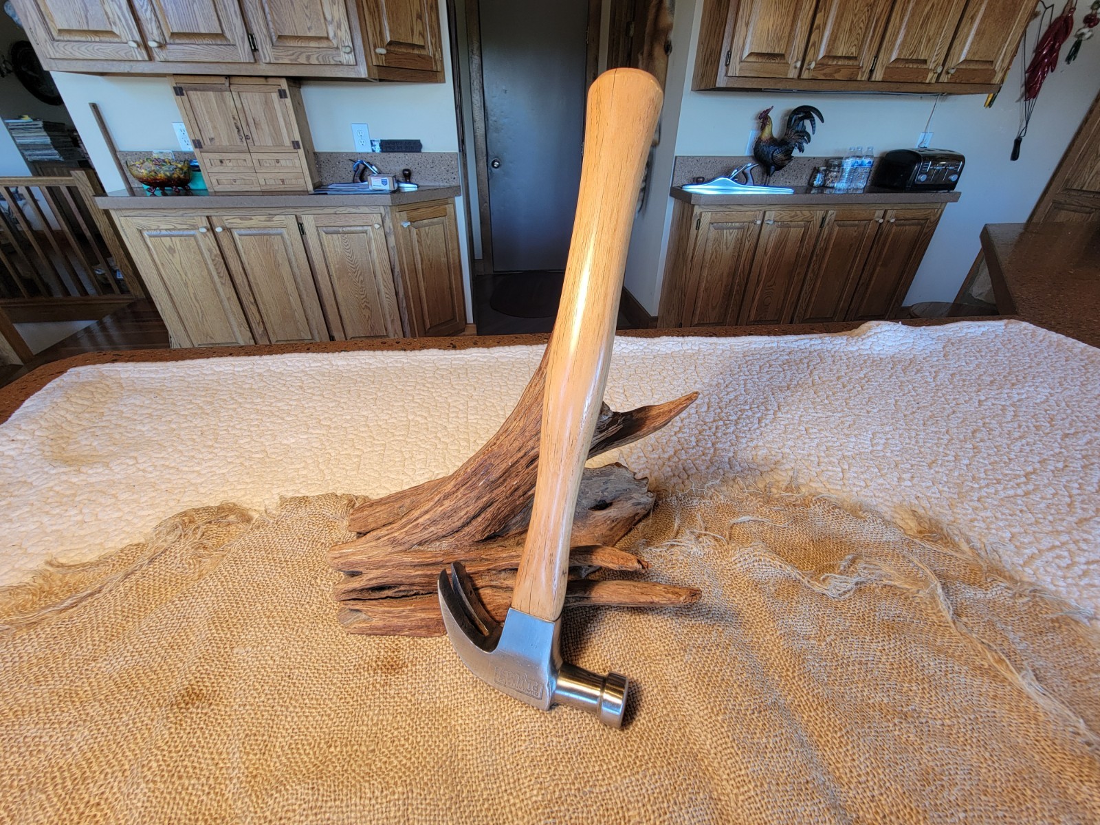 VINTAGE ANTIQUE GENUINE PLUMB CURVED CLAW HAMMER 16 Oz VINTAGE ANTIQUE GENUINE PLUMB CURVED CLAW HAMMER 16 Oz