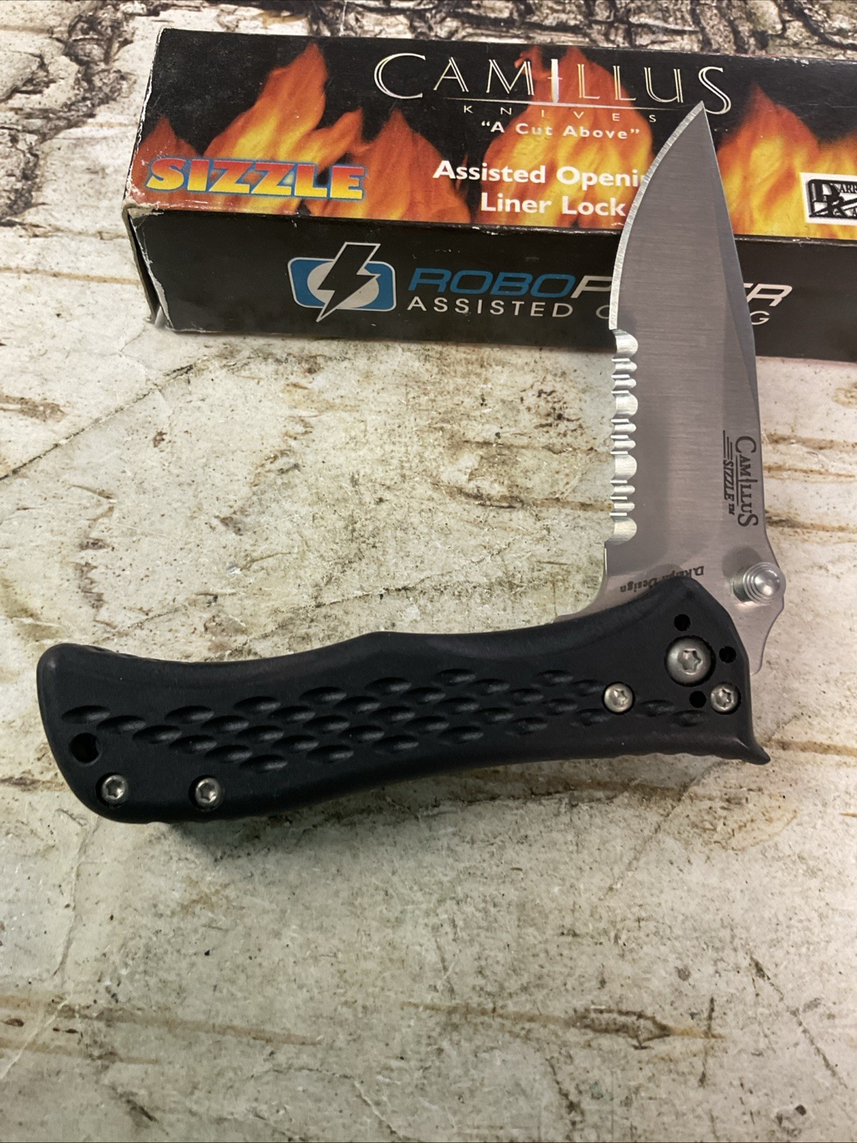 Camillus Sizzle Black Synthetic Serated Lockback AUS8 Pocket Knife NIB TB13 Camillus Sizzle Black Synthetic Serated Lockback AUS8 Pocket Knife NIB TB13